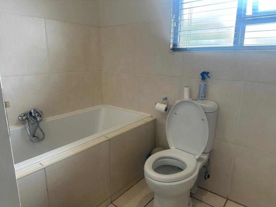 To Let 4 Bedroom Property for Rent in Boschdal North West